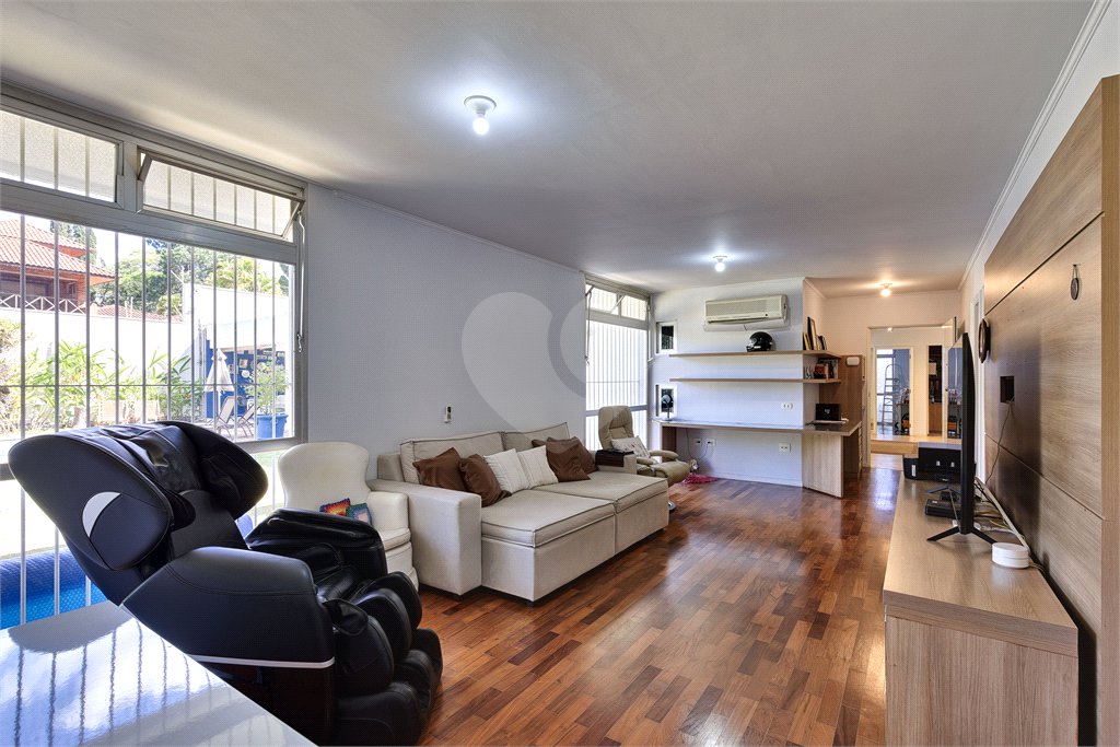 Casa à venda com 4 suítes em Jardim Cordeiro, São Paulo, SP