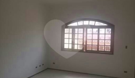 Sobrado à venda com 3 quartos, sendo 2 suítes,  em Jardim Monte Kemel, São Paulo, SP