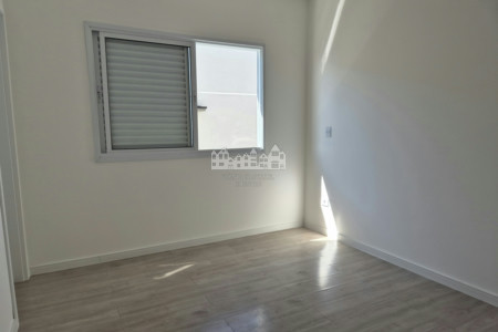 Casa à venda com 4 quartos, sendo 3 suítes, em Vila Petrópolis, Atibaia, SP