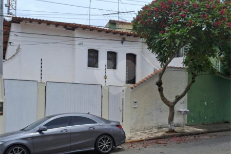 Casa à venda com 3 quartos, sendo 1 suíte,  em Vila Oliveira, Mogi das Cruzes, SP