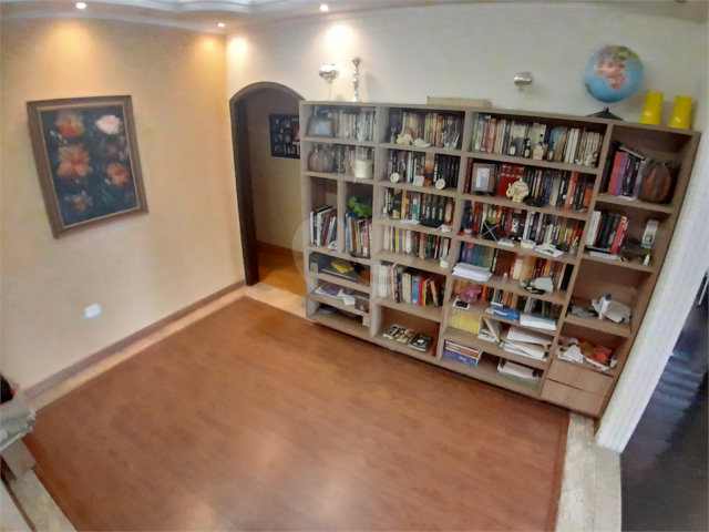 Sobrado à venda com 6 quartos, sendo 3 suítes,  em Vila Guilherme, São Paulo, SP