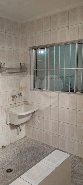 Sobrado à venda com 4 quartos, sendo 1 suíte, em Vila Nivi, São Paulo, SP