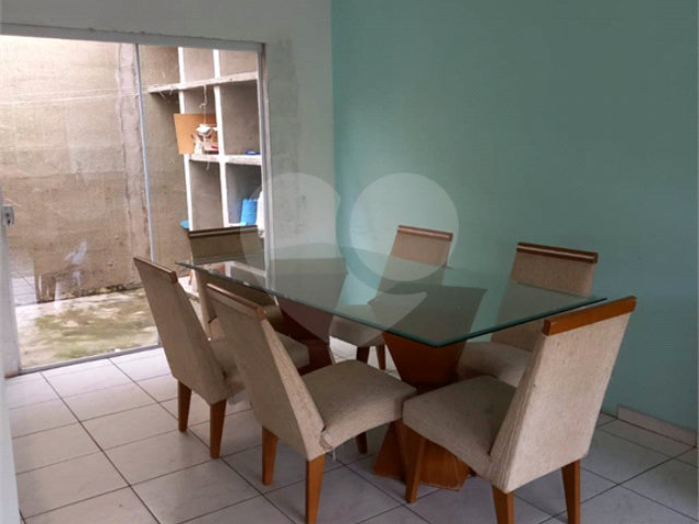 Casa à venda com 3 quartos, sendo 1 suíte,  no condomínio Village St. Louis, São Paulo - SP