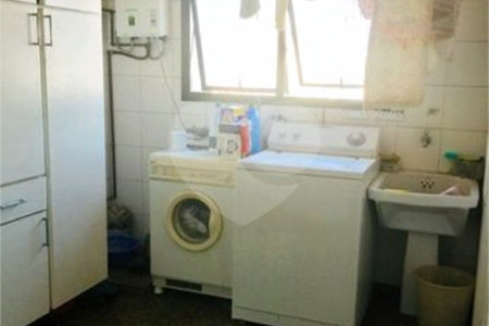 Apartamento à venda com 4 quartos, sendo 2 suítes,  em Aclimação, São Paulo, SP