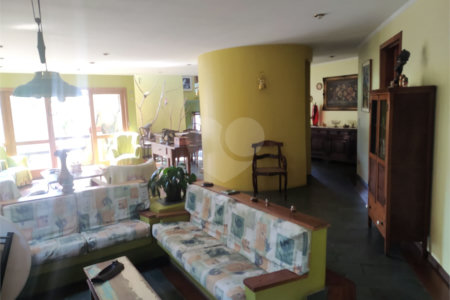 Sobrado à venda com 4 quartos, sendo 1 suíte, em Chácara Monte Alegre, São Paulo, SP