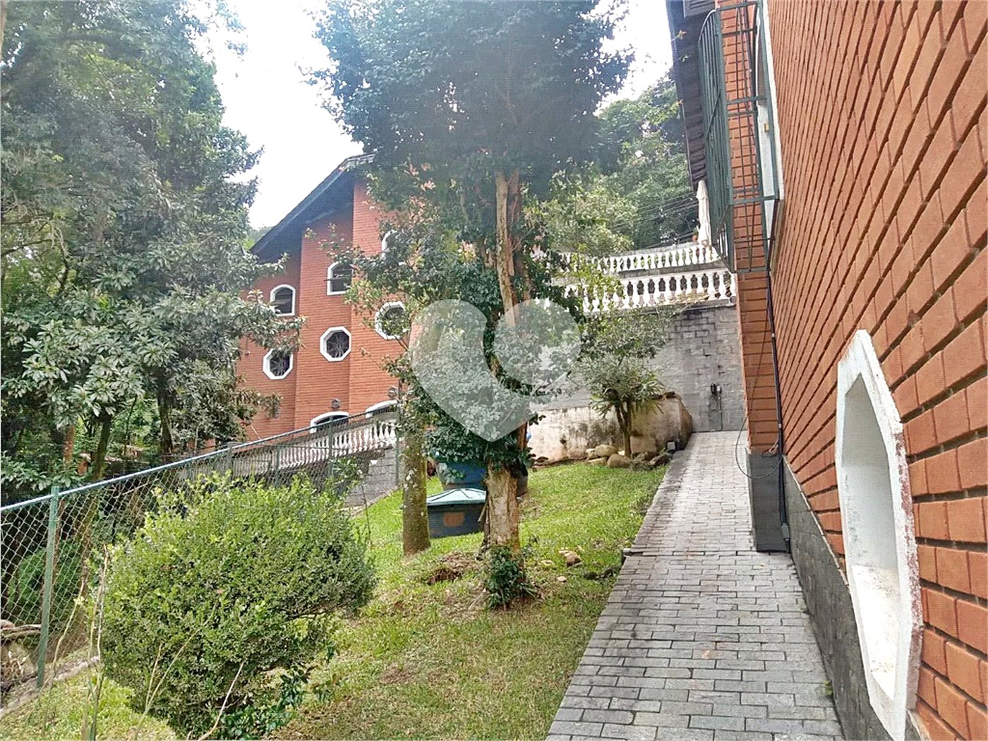 Casa à venda com 5 quartos, sendo 4 suítes, em Roseira, Mairiporã, SP