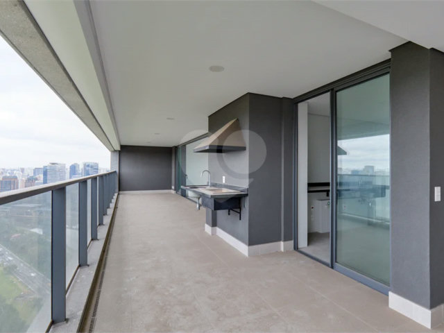Apartamento à venda com 3 suítes em Panamby, São Paulo, SP