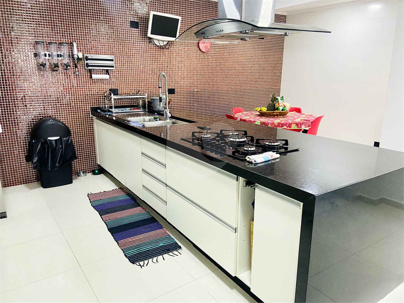 Casa à venda com 3 suítes em Jardim Londrina, São Paulo, SP