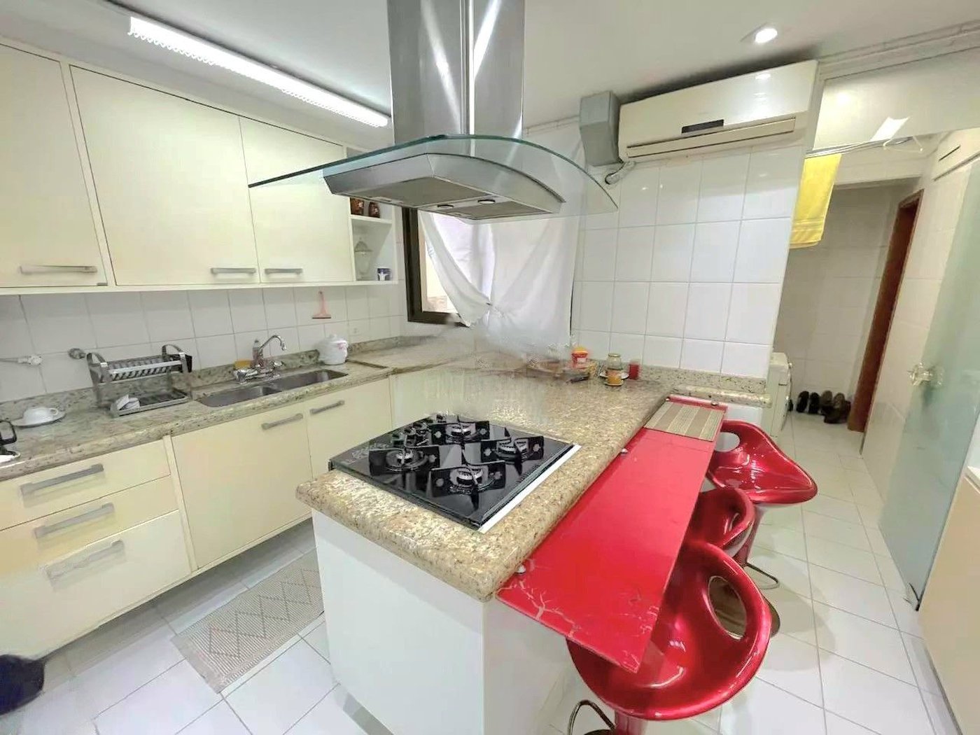 Apartamento com 2 dormitórios à venda, 110 m² por R$ 1.150.000,00 - Gonzaga - Santos/SP