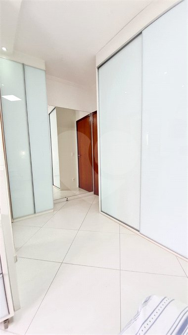 Sobrado à venda com 3 quartos, sendo 1 suíte,  em Jardim Leocádia, Sorocaba, SP