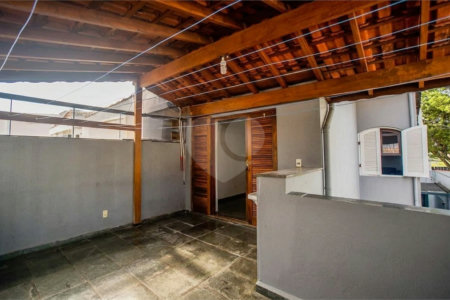 Sobrado à venda com 3 quartos, sendo 1 suíte, em Jardim Utinga, Santo André, SP