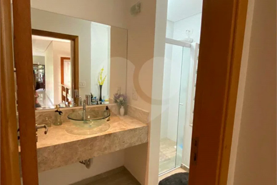 Sobrado à venda com 4 quartos, sendo 1 suíte, em Tremembé, São Paulo, SP
