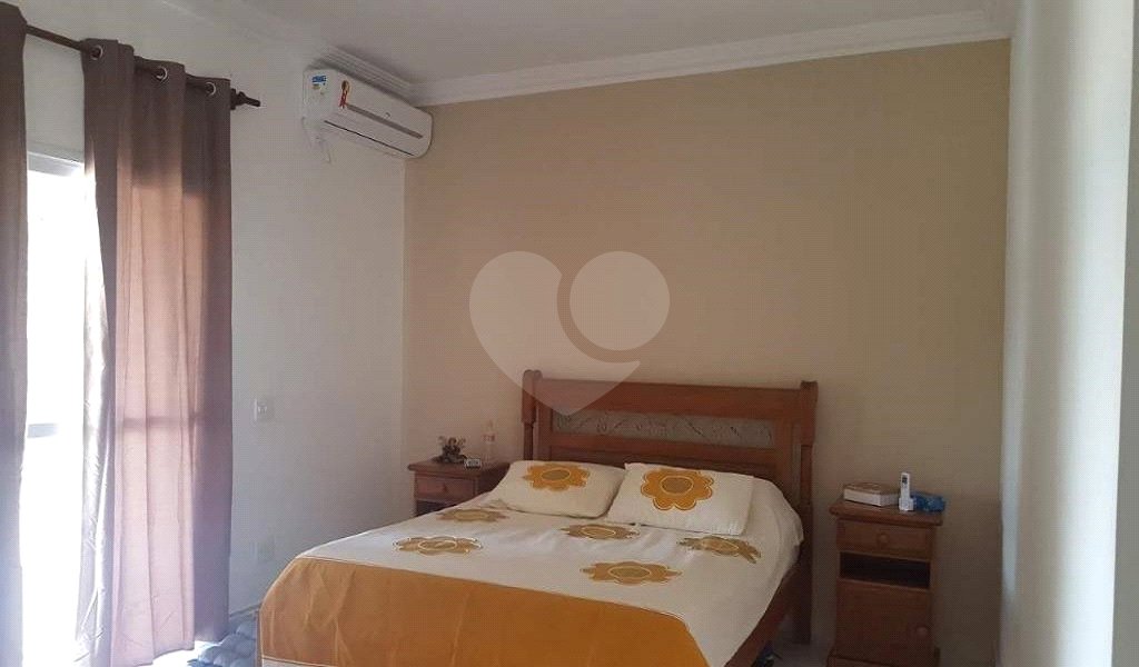 Casa à venda com 3 quartos, sendo 1 suíte, no condomínio Village Ipanema 1, Araçoiaba da Serra - SP