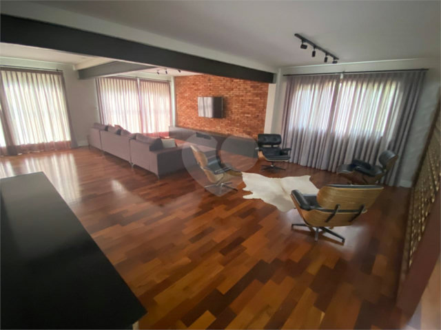 Casa à venda com 4 suítes no condomínio Gleba II, Mairiporã - SP