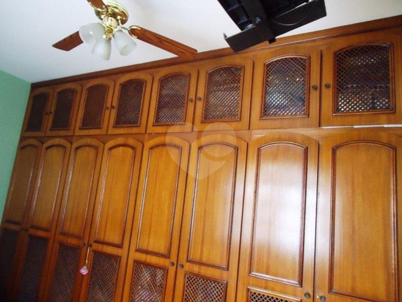 Sobrado à venda com 3 quartos, sendo 1 suíte, em Tremembé, São Paulo, SP