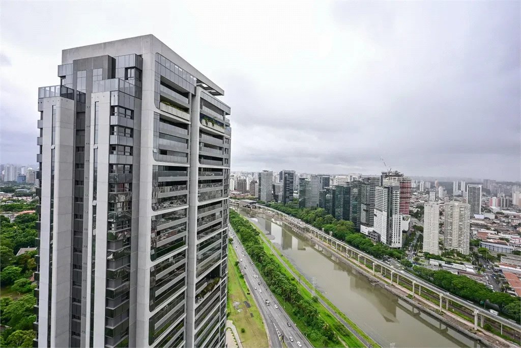 Apartamento à venda com 3 suítes, em Jardim Fonte do Morumbi, São Paulo, SP