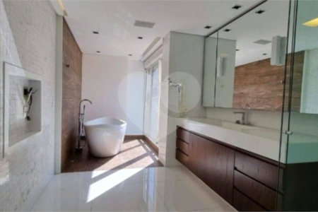 Apartamento à venda com 3 suítes em Vila Mariana, São Paulo, SP