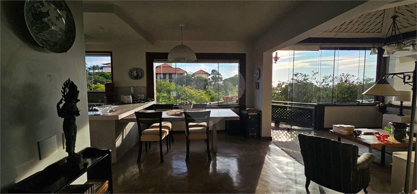 Casa à venda com 4 quartos, sendo 3 suítes, em João Fernandes, Armação dos Búzios, RJ