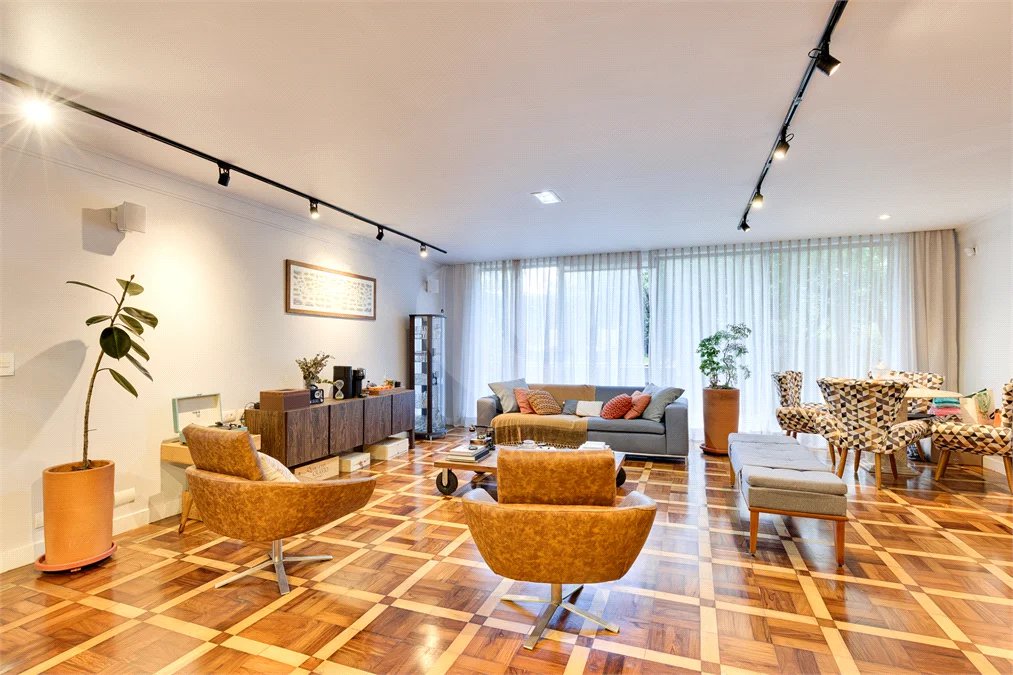 Casa à venda com 4 suítes em Granja Julieta, São Paulo, SP