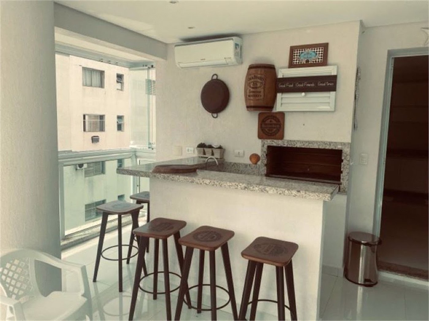 Apartamento Residencial à venda, Centro, Guarujá - AP0847.