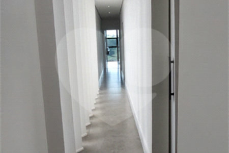 Casa à venda ou para alugar com 4 suítes no condomínio Figueira Garden, Atibaia - SP