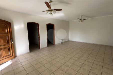 Casa à venda ou para alugar com 2 quartos, sendo 1 suíte, no condomínio Acmti - Colinas do Mosteiro, Terras de Itaici e Recanto dos Pássaros, Indaiatuba - SP