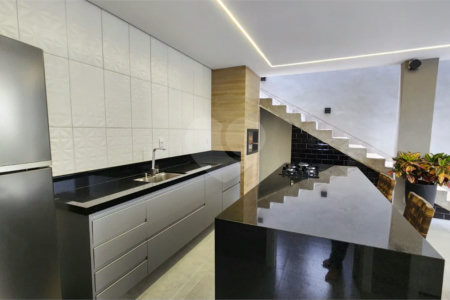 Casa à venda com 3 suítes no condomínio Via Castelli, Louveira - SP