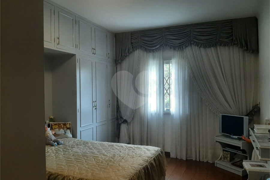 Sobrado à venda com 4 quartos, sendo 2 suítes, em Tremembé, São Paulo, SP