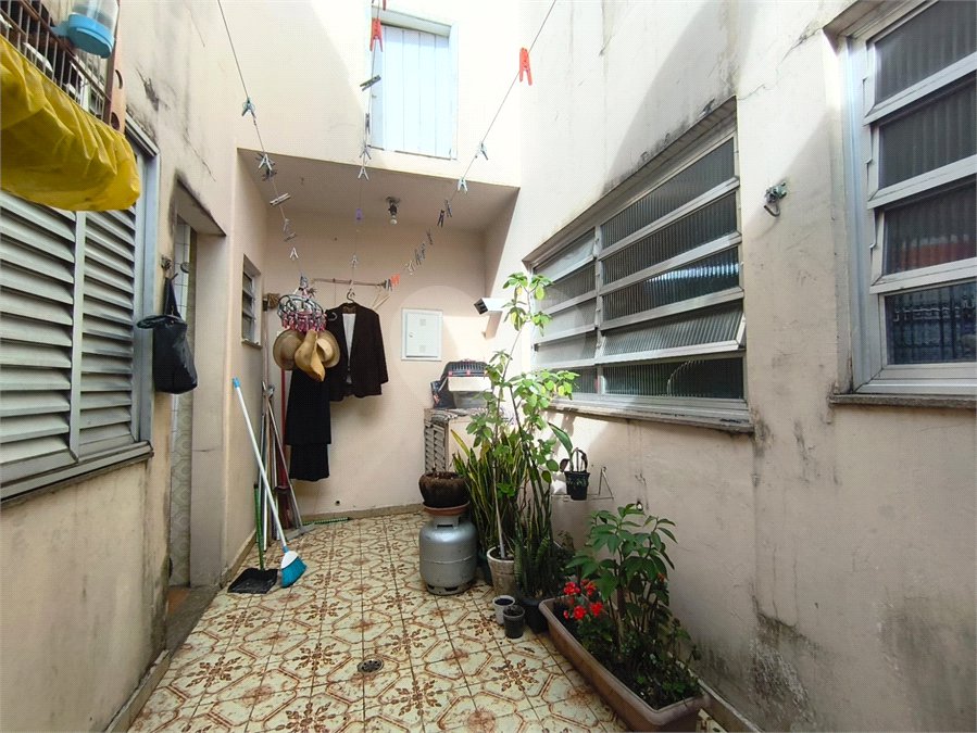 Sobrado à venda com 8 quartos, sendo 2 suítes, em Parada Inglesa, São Paulo, SP