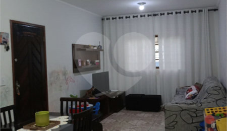 Sobrado à venda com 3 quartos, sendo 1 suíte,  em Jardim Guairaca, São Paulo, SP