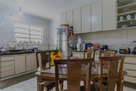 Sobrado à venda com 3 quartos, sendo 1 suíte, em Campo Grande, São Paulo, SP