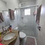 Casa à venda com 3 quartos, sendo 1 suíte, no condomínio Villaggio Tronchim, São Paulo - SP