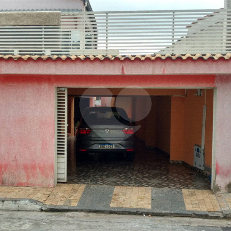 Sobrado à venda com 3 quartos, sendo 1 suíte, em Parada Inglesa, São Paulo, SP
