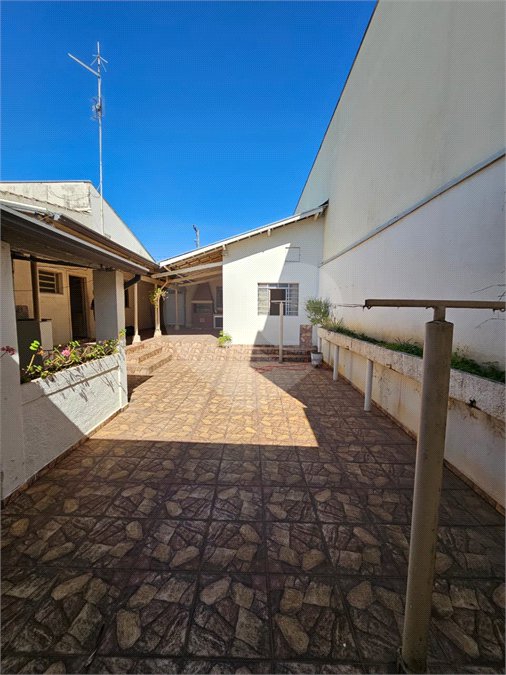 Casa à venda ou para alugar com 5 quartos, sendo 1 suíte, no Centro, Salto, SP
