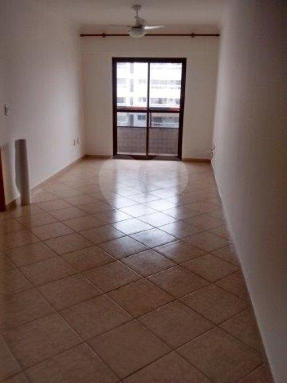 Apartamento à venda com 2 quartos, sendo 1 suíte, em Vila Tupi, Praia Grande, SP
