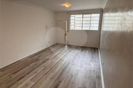 Casa de Vila à venda com 3 quartos, sendo 1 suíte, em Vila Cordeiro, São Paulo, SP
