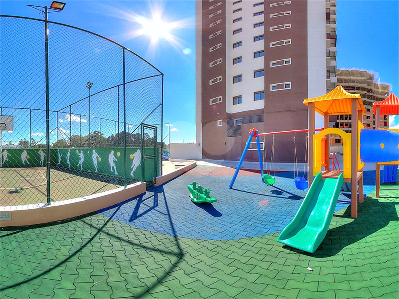 Casa à venda com 3 quartos, sendo 1 suíte, no condomínio The Park View, Indaiatuba - SP