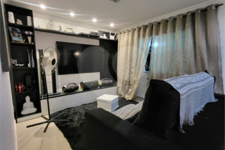 Casa à venda com 4 quartos, sendo 3 suítes, no condomínio Residencial Nelson Pinto, Rio de Janeiro - RJ