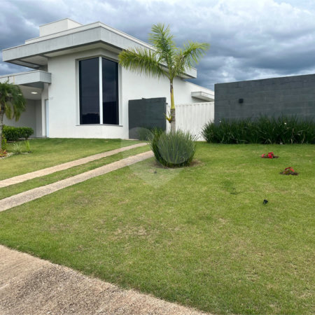 Casa à venda com 3 quartos, sendo 1 suíte, no condomínio Village Ipanema 2, Araçoiaba da Serra - SP