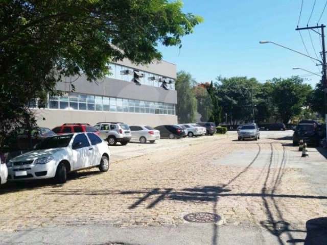 Casa à venda com 4 quartos em Campo Grande, São Paulo, SP