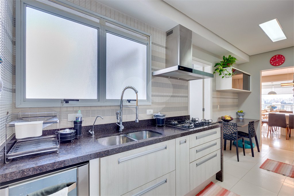 Apartamento à venda com 3 suítes em Santo Amaro, São Paulo, SP