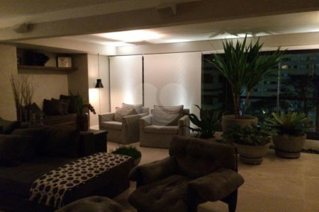 Apartamento à venda com 3 suítes em Granja Julieta, São Paulo, SP