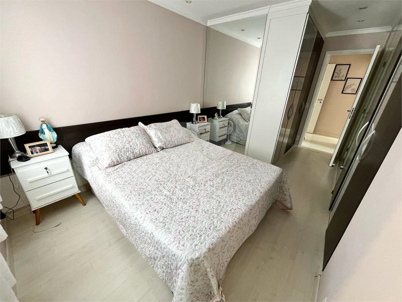 Apartamento à venda com 4 quartos, sendo 3 suítes,  em Lar São Paulo, São Paulo, SP