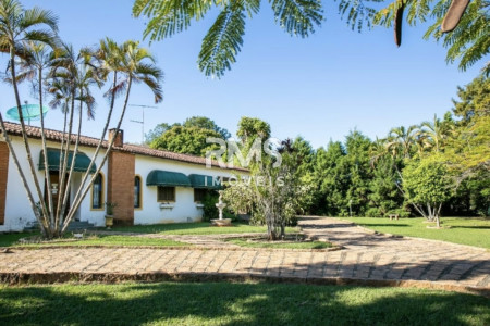 Chácara à venda com 4 quartos, sendo 1 suíte,  em Colinas do Mosteiro de Itaici, Indaiatuba, SP