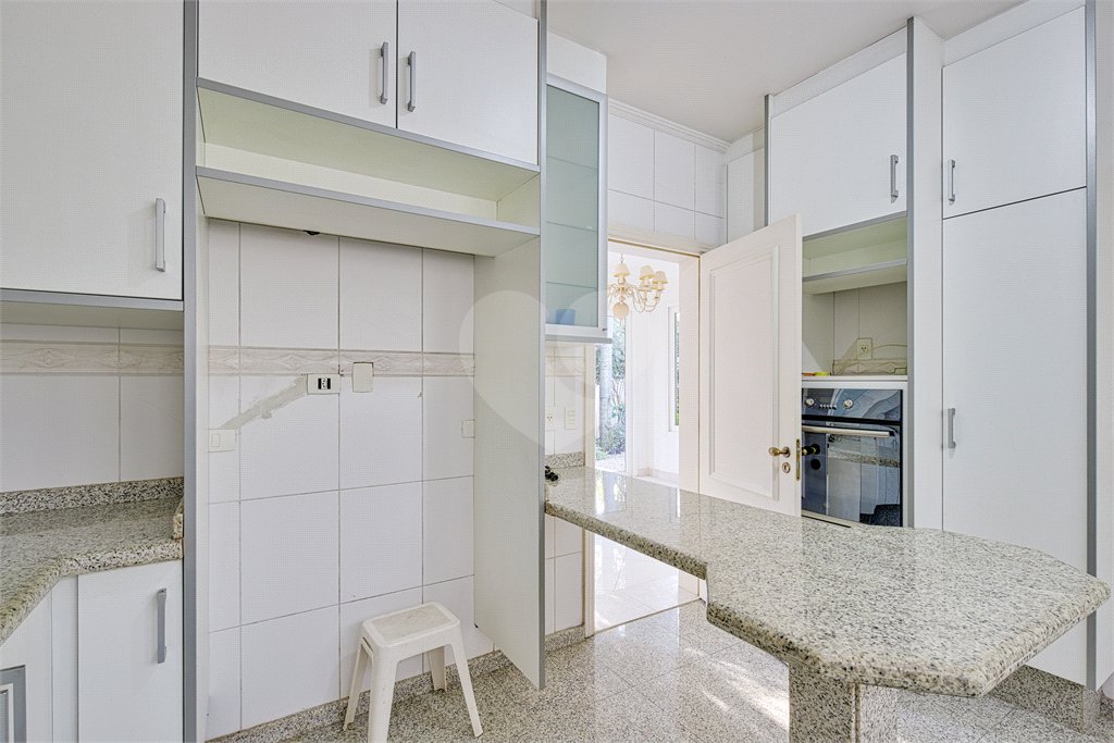 Casa à venda com 4 suítes no condomínio Solar Andaluz, São Paulo - SP