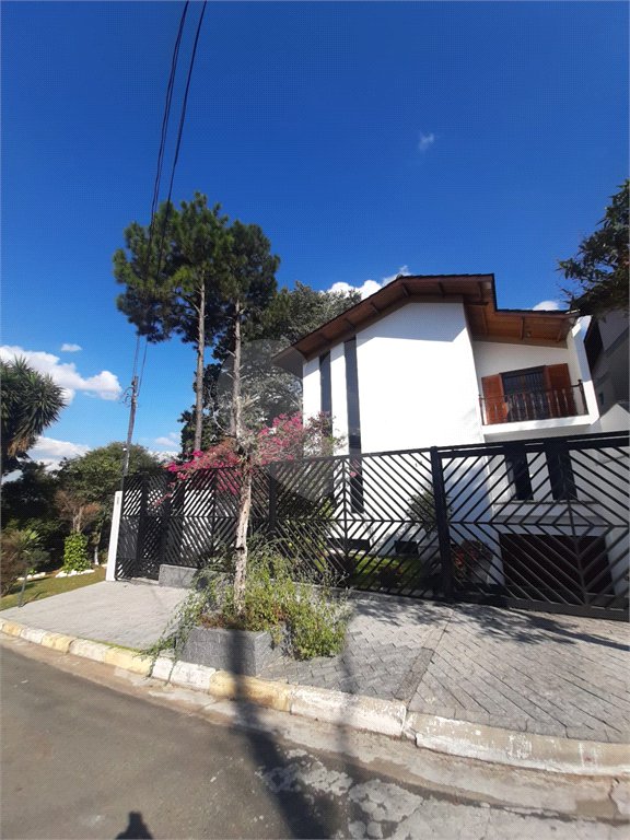 Sobrado à venda com 4 suítes em Tremembé, São Paulo, SP