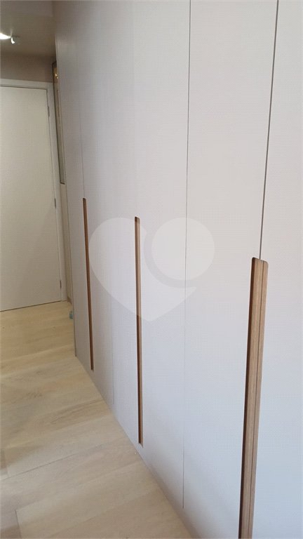 Apartamento a venda na Saúde 2 dormitórios com 2 vagas de garagem demarcadas. Aceita e estuda Permuta.