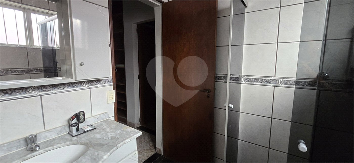Casa à venda com 3 quartos, sendo 1 suíte, em Lar São Paulo, São Paulo, SP
