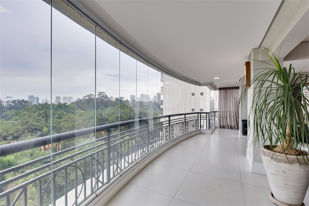 Apartamento para alugar com 4 suítes em Granja Julieta, São Paulo, SP