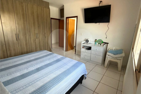 Casa à venda com 4 quartos, sendo 1 suíte, em Vila Santa Maria (vila Xavier), Araraquara, SP